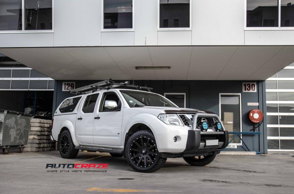 NISSAN NAVARA HEIST SATIN BLACK 5